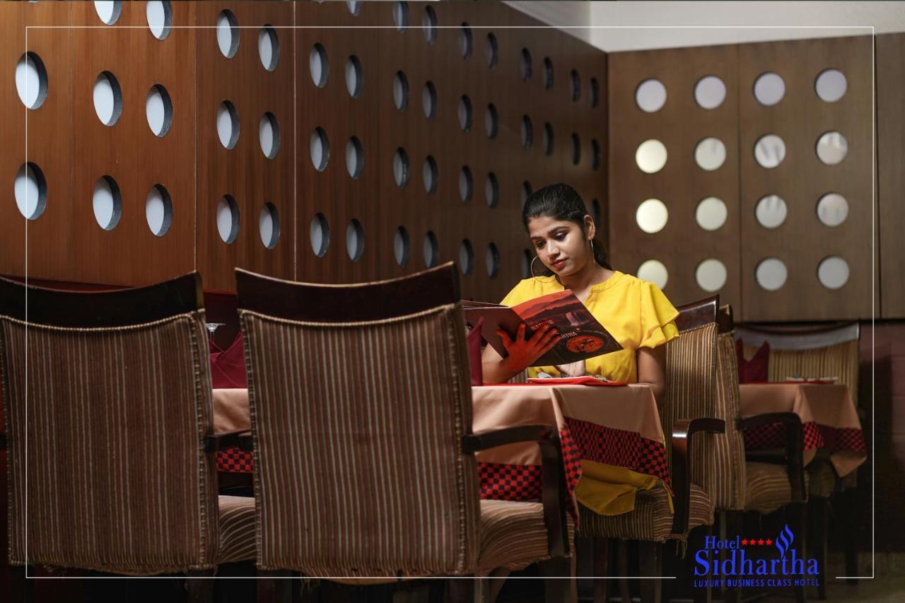 Hotel Sidhartha Chalakudy Kizhake Chalakudi Exterior photo